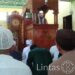Babinsa Ajak Jamaah Jangan Tinggalkan Sholat Saat Menjadi Khatib