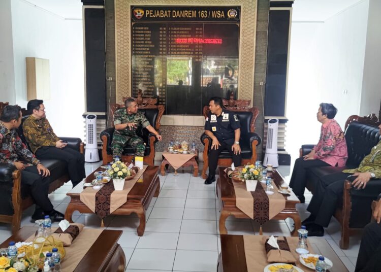 Komandan Korem 163/Wira Satya Disidak