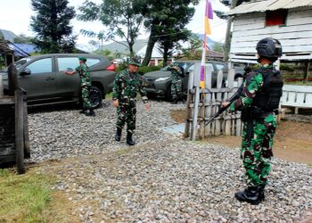 Kunjungi Pos Bolakme Satgas YR 142/KJ, Asops Kasad : Berikan Pelayanan Terbaik Kepada Masyarakat