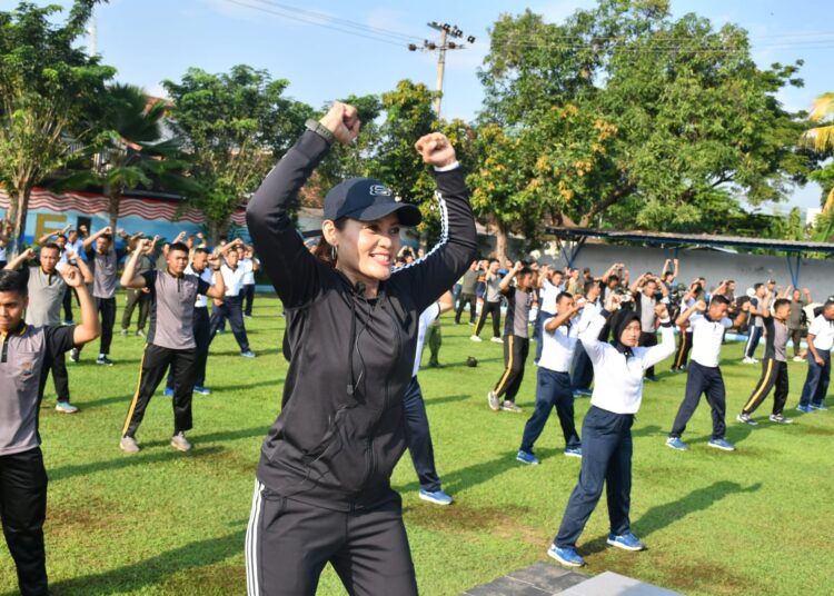Pererat Silahturahmi dan Tingkatkan Sinergitas, Lanal Banyuwangi Bersama TNI/POLRI Dan Unsur Maritim laksanakan Olahraga Bersama