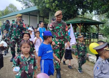Kenalkan Profesi TNI AD Pada Anak, Satgtas Pamtas RI-Malaysia Yonarmed 19/105 Trk Bogani Terima Kunjungan Outing Class TK Negeri Pembina Badau