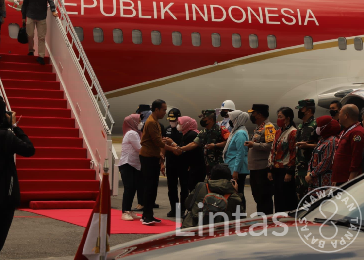 Presiden RI Saksikan F1H2O Powerboat Danau Toba 2023.