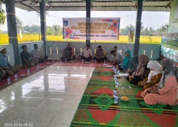 Sinergi Babinsa dan Bhabinkamtibmas Alue Pineung Timur Dalam Pengesahan APBG,RKPG dan Penetapan KPM BLT-DD TA. 2023