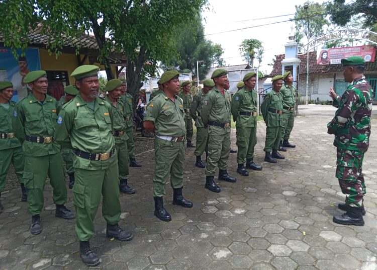 Baninsa Koramil Ijin 04 Warureja Kodim Tegal Komsos Dengan Linmas Desa Banjarturi