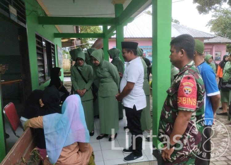 Peringati HUT Persit Ke-77,Ketua dan Pengurus Persit KCK Cab XXVII Dim 1608/Bima Anjangsana ke Panti Jompo