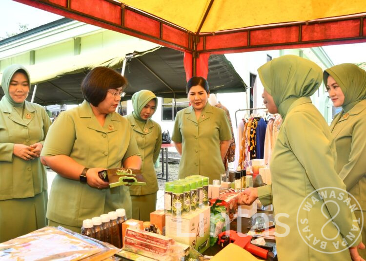 Peringati HUT Persit ke 77, Persit KCK Koorcab Rem 143 Gelar Pasar Murah dan Bhakti Sosial