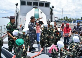 Tumbuhkan Jiwa Bahari, Siswa Taman Kanak-Kanak Kunjungi Mako Lanal Banyuwangi