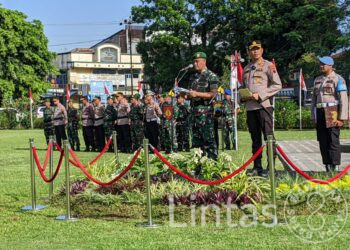 Mantapkan Sinergitas di Wilayah, Danrem Wijayakusuma Pimpin Apel Sinergitas dan Patroli Skala Besar Banyumas