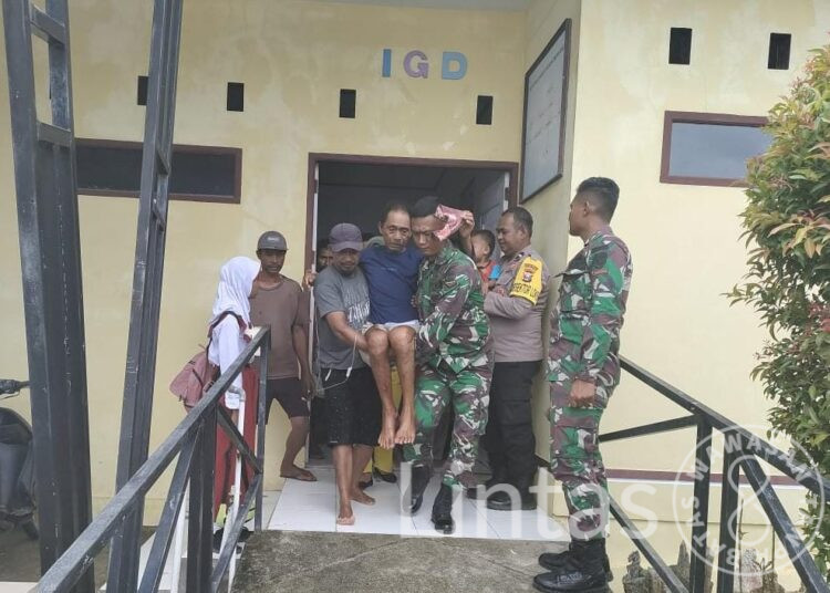 Satgas Yonarhanud 3 YBY, Evakuasi Warga Yang Sakit, Dengan Jalur Laut Selama 3 Jam