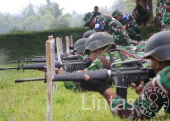 Jaga Keterampilan dan Militansi Prajurit, Kodim 0104/Atim Gelar Latihan Menembak Senjata Ringan