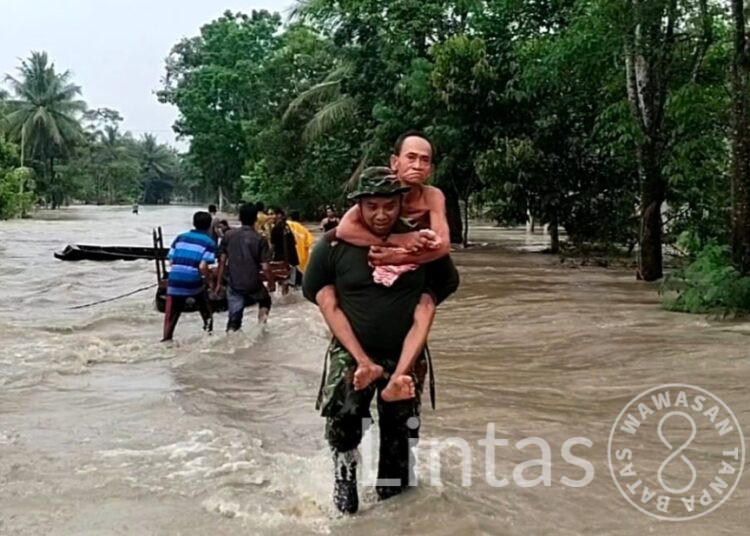 Kodim 0426 Tulang Bawang Bergerak Cepat Bantu Korban Banjir