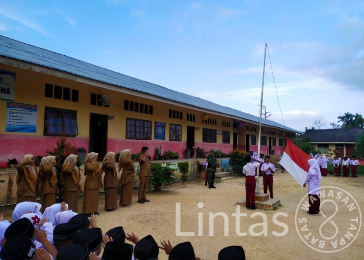 Serka Armada : Upacara Bendera Membentuk Karakter Jiwa Nasionalisme Sejak Dini