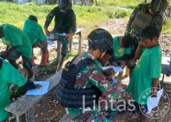 Edukasi Sambil Berkreasi, Satgas YR 321/GT Gelar Lomba Mewarnai di Distrik Yigi Papua Pegunungan