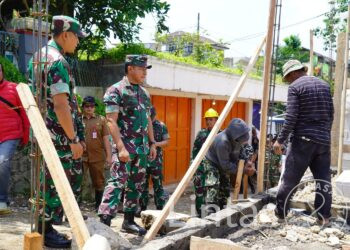 Wakasad Tinjau Pembangunan Rumah Tahan Gempa di Cianjur