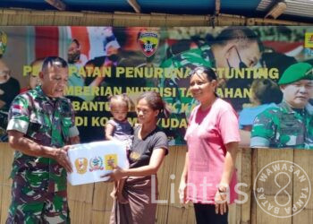 Dalam rangka Percepatan Penurunan Stunting, Kodim 1603/Sikka, Salurkan Bantuan Nutrisi Gizi