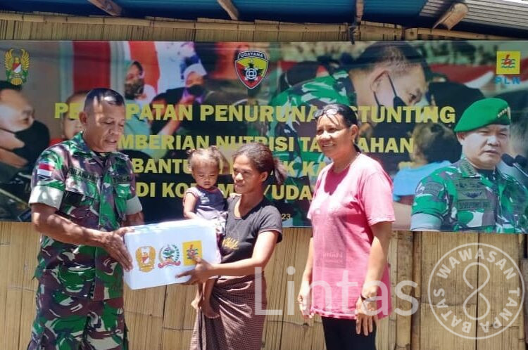 Dalam rangka Percepatan Penurunan Stunting, Kodim 1603/Sikka, Salurkan Bantuan Nutrisi Gizi