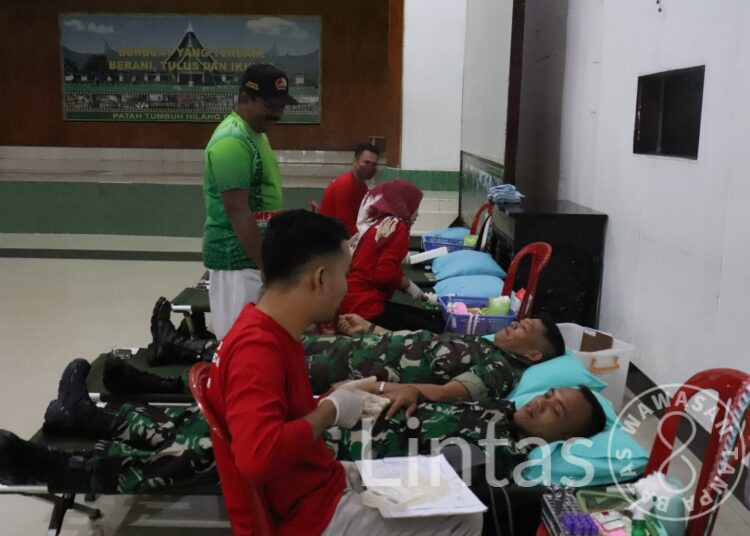 Kodim 0309/Solok Gelar Bhakti Sosial Donor Darah Dalam Rangka Menyambut Bulan Suci Ramadhan 1444 H