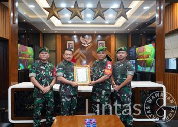 Kasad Berikan Penghargaan Babinsa yang Gagalkan Peredaran Ganja