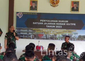 Minimalisir Pelanggaran, Kakumdam XII/Tpr Beri Penyuluhan Hukum Kepada Prajurit Garnizun Sintang dan Sanggau