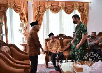 Dampingi Danrem 064/MY, Dandim 0601/Pdg Sambut Kedatangan Wapres RI Di Tanara