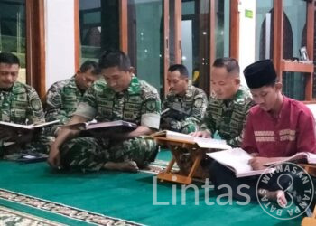Makmurkan Masjid di Bulan Ramadan, Anggota Korem 081/DSJ Tadarus Bersama