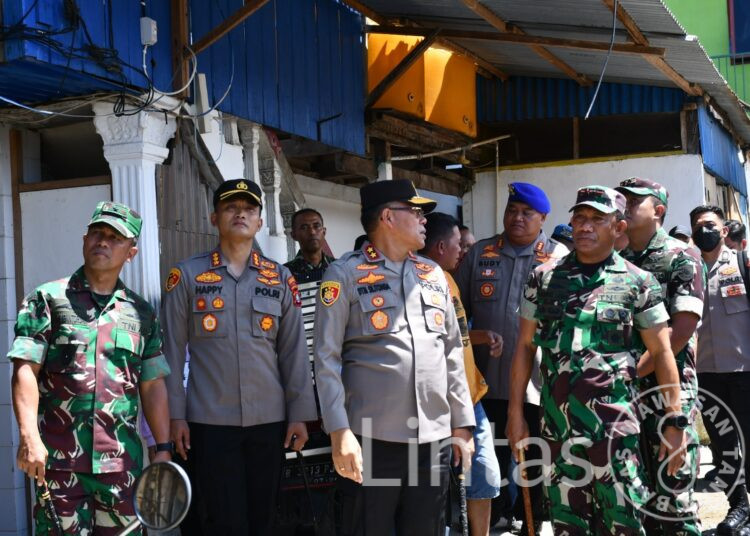 Pangdam Kasuari dan Kapolda Tinjau Langsung Lokasi Kebakaran di Sorong