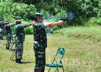 Dandim 0304/Agam Pimpin Personil Latihan Menembak TW. I TA. 2023