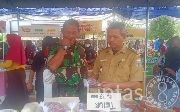 Peltu Dadang dan Serda Suyadi Hadiri Pembukaan Bazar Bahan Pokok Tahun 2023