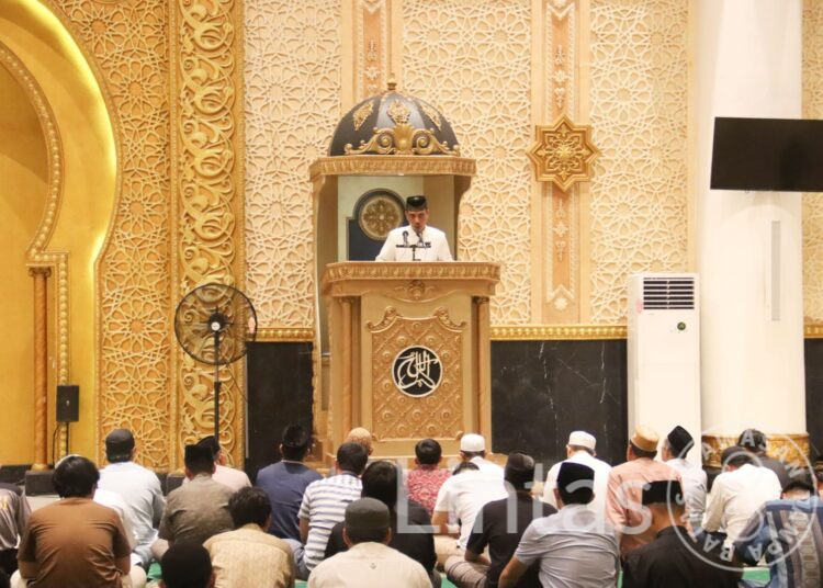 Hari Keenam Ramadhan, Wakabintaljarahdam XII/Tpr Beri Kultum di Masjid Raya Mujahidin Pontianak