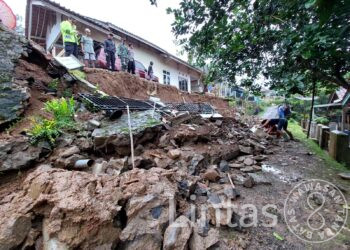 TPT di Desa Padarek Majalengka Longsor, Babinsa Meluncur ke Lokasi