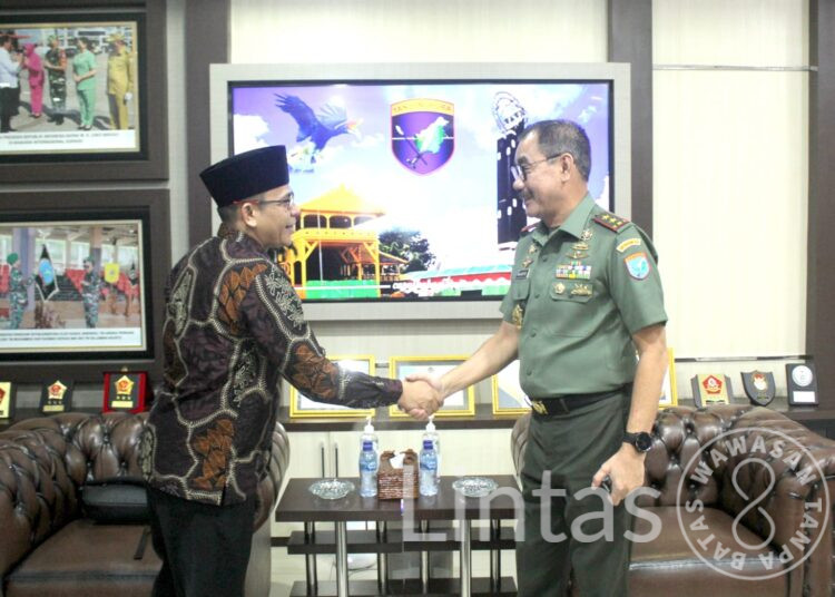 Pangdam XII/Tpr Terima Kunjungan Silaturahmi Ketua Bawaslu Kalbar