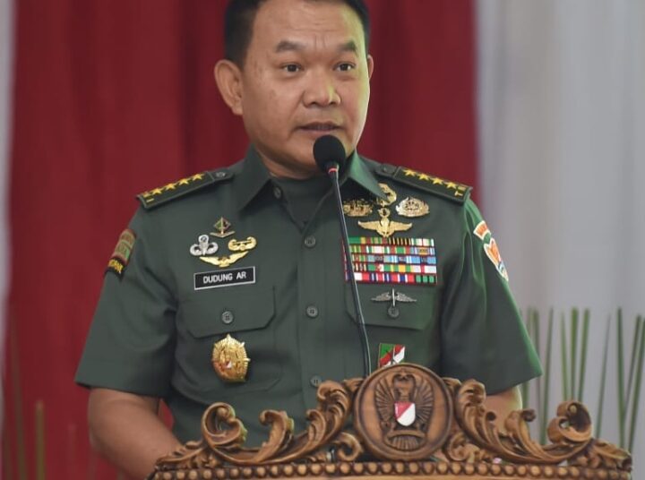 Kasad Jenderal Dudung Biayai Pengobatan Penderita Lumpuh dan Tumor Mata, Diapresiasi Komisi I DPR RI