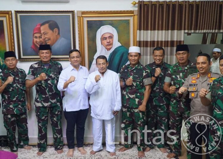 Danrem 071 Dampingi Pangdam IV/Diponegoro Melaksanakan Halal Bihalal Dengan Habib Lutfhi Bin Yahya
