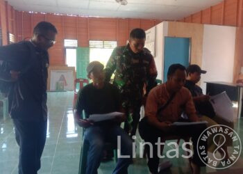 Update Data Terbaru , Sertu Widodo Babinsa Koramil 11/Brb Laksanakan Puldata Ter Di Kantor Desa