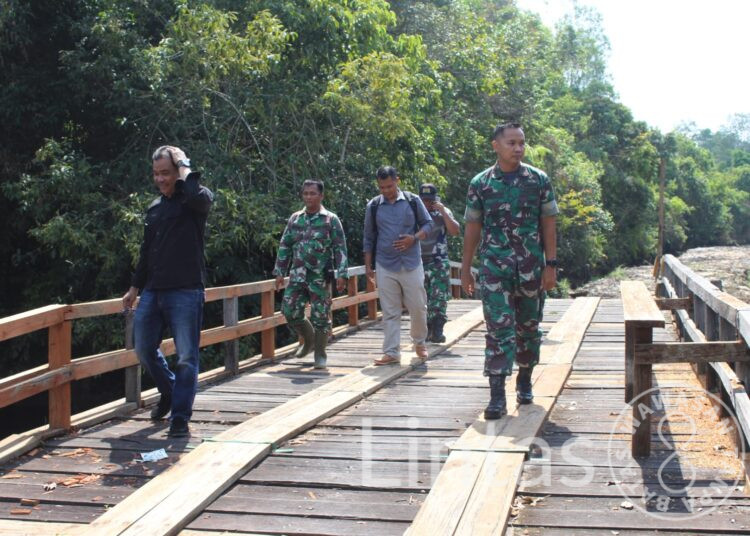 Dansatgas Tinjau Sasaran Fisik TMMD Reguler Ke-116 Kodim 1012/Buntok Bersama Tim PUPR Barito Selatan