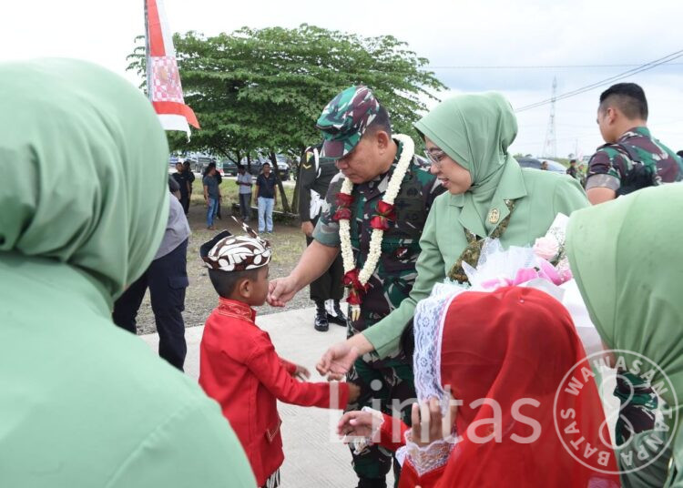 Tingkatkan Kesejahteraan Prajurit, Kasad Tinjau Pembangunan Rumdis Prajurit Yonmek 516/Caraka Yudha