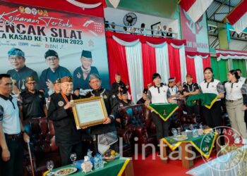 Wakasad Letjen TNI Agus Subiyanto Resmi Buka Event Nasional Pencak Silat Piala KASAD Ke-1 di Cimahi Jawa Barat