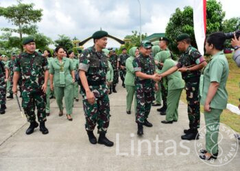 Kasad Tinjau Pembangunan Rumah Dinas Prajurit Divif 3 Kostrad