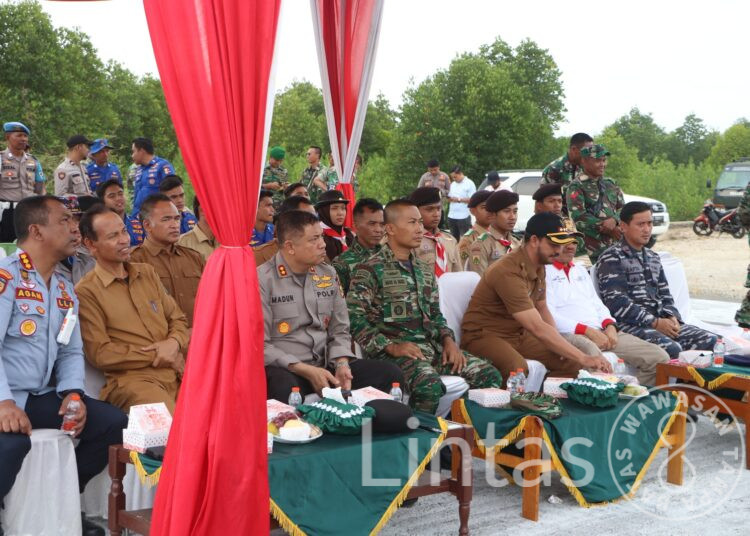 Secara Virtual Dandim 0104/Atim Gelar Puncak Penanaman Mangrove Nasional Serentak Diseluruh Indonesia