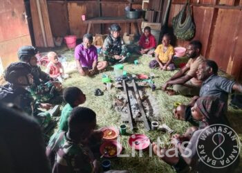 Perkenalan Humanis Satgas Yonif Raider 200/BN Bersama Masyarakat Bolakme