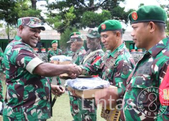 Dandim Berikan Laptop Ke Koramil Jajaran, Danramil Siap Tingkatkan Kinerja