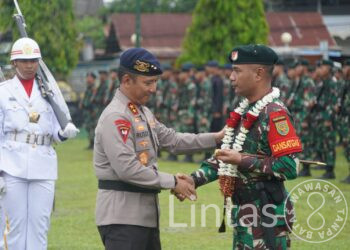 Korem 042/Gapu Gelar Upacara Penyambutan Satgas Yonif Raider 142/KJ Dan Pengukuhan Keluarga Asuh TNI-Polri Jambi