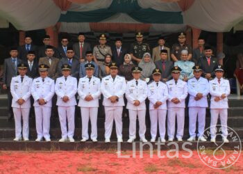 Dandim 1420/Sidrap Rem 141/TP Menghadiri Upacara Hari Otonomi Daerah XXVII Tahun 2023 Dan Hari Pendidikan Nasional Tahun 2023