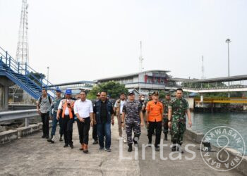 Kondisi Terkini Api Telah Padam, TNI AL Amankan Area Kejadian Kebakaran KMP Royce 1