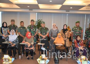 Kasad Berikan Tali Asih Kepada Keluarga Prajurit Yang Sakit Berat Dan Anak Berkebutuhan Khusus