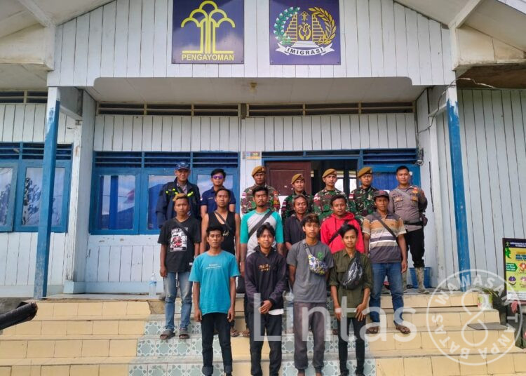 Satgas Yonarmed 5/Pancagiri Bantu Pulangkan Pekerja Migran