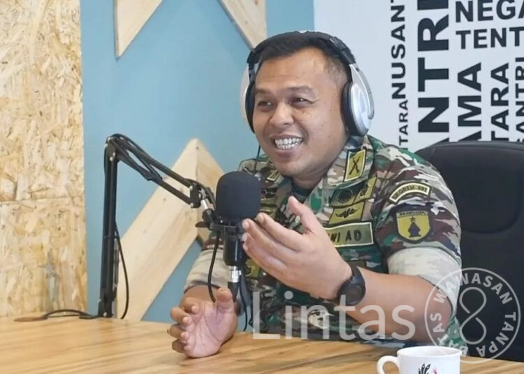Tak Hanya Piawai Jadi Host Podcast, Pamen TNI AD Ini Pernah Raih Penghargaan Dari Gubernur Khofifah