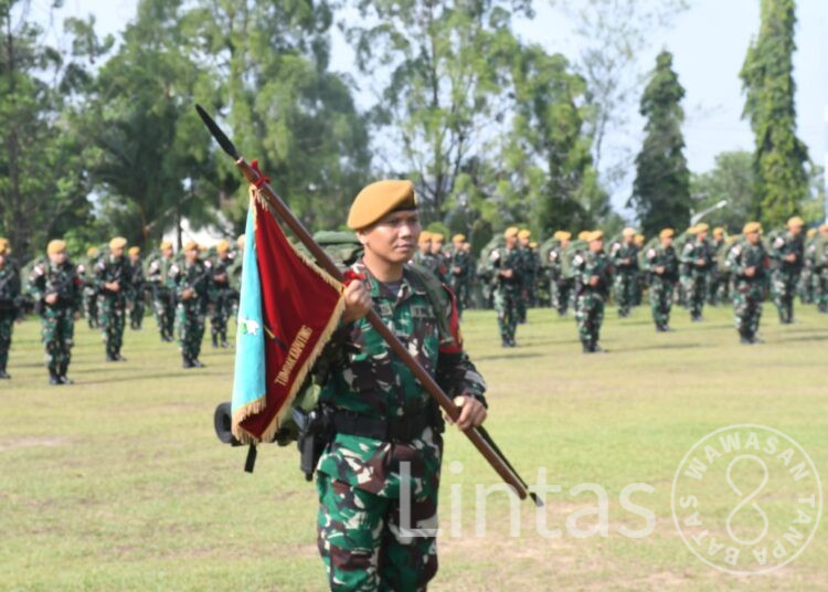Suasana Tangis Dan Haru Melepas Prajurit Satgas Yonarmed 16/TK