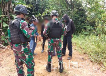 4 (Empat) Orang PMI Non Prosedural Berhasil Digagalkan Prajurit Satgas Pamtas Yonif 645/Gardatama Yudha Di Jalan Tikus