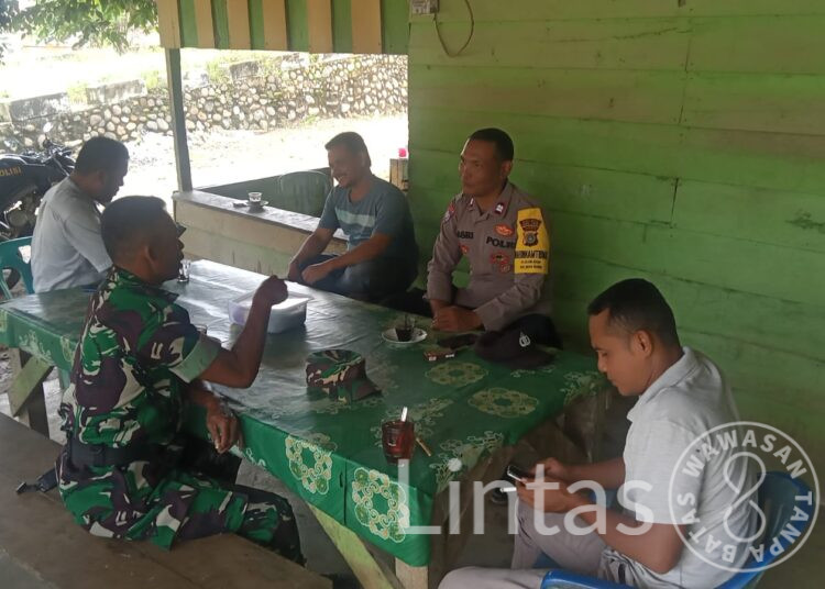 Babinsa Dan Babinkamtibmas Komsos Dengan Tokoh Masyarakat